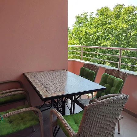 Marta Apartament *